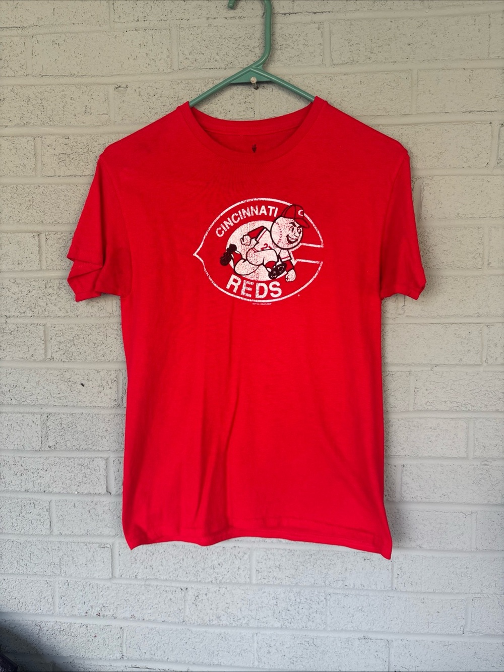Cincinnati Reds Red Short-Sleeve Graphic Tee - Men's Crew